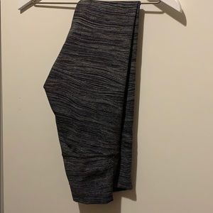 Lululemon - Wunder Under - Size 4